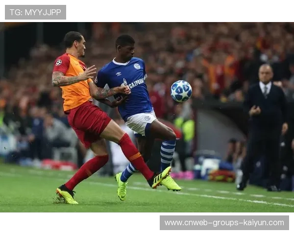 加拉塔萨雷女足杨莉娜首训冲刺拉满，边路突破直接造险