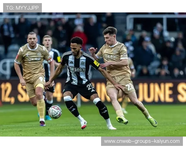 球员转会谈判进入最后阶段，双方保持高度保密